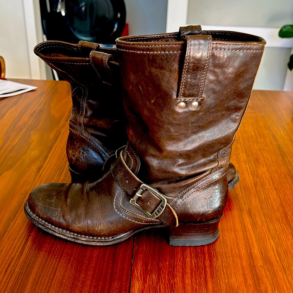 FRYE Martina Engineer Short Boot, size 7